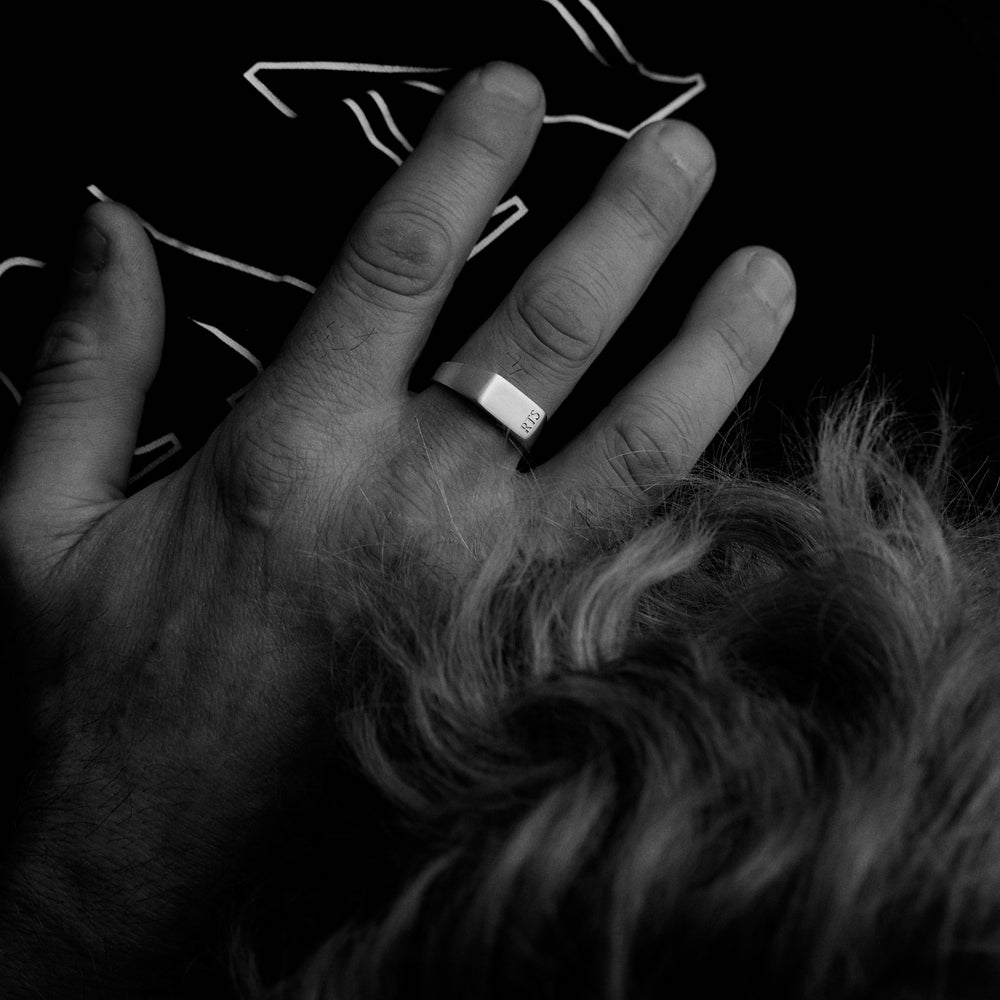Signature Rectangle Signet Ring | White Gold