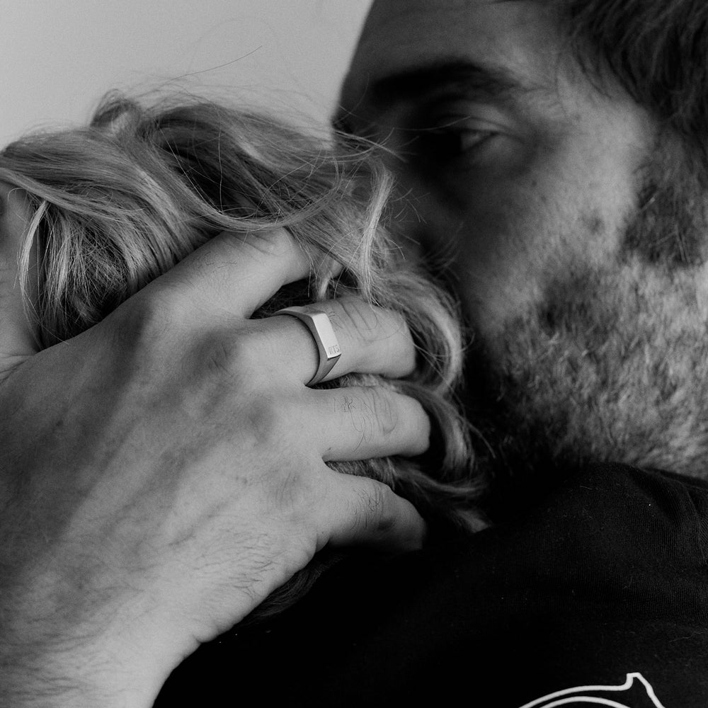 Signature Rectangle Signet Ring | White Gold