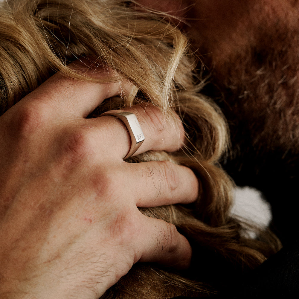 Signature Rectangle Signet Ring | White Gold