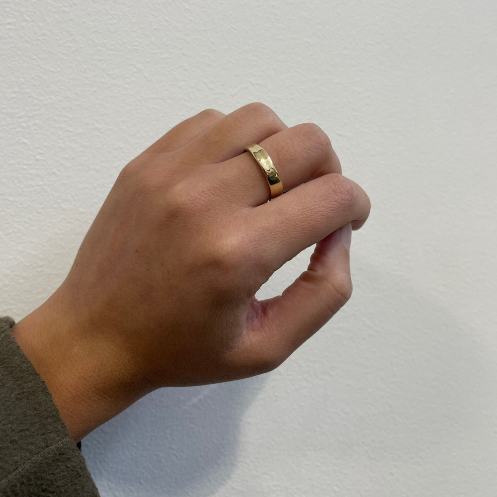 Signature Band Ring | Yellow Gold