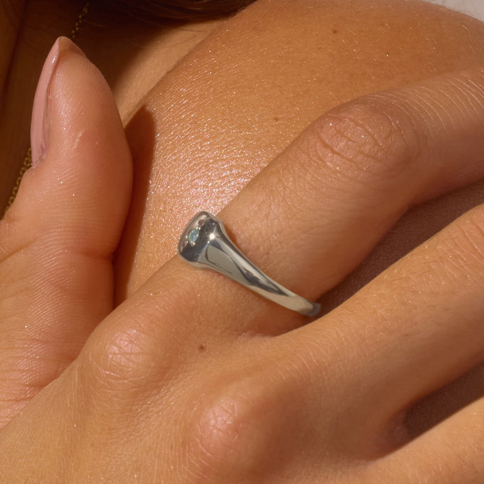 Petite Square Stone Signet | Silver