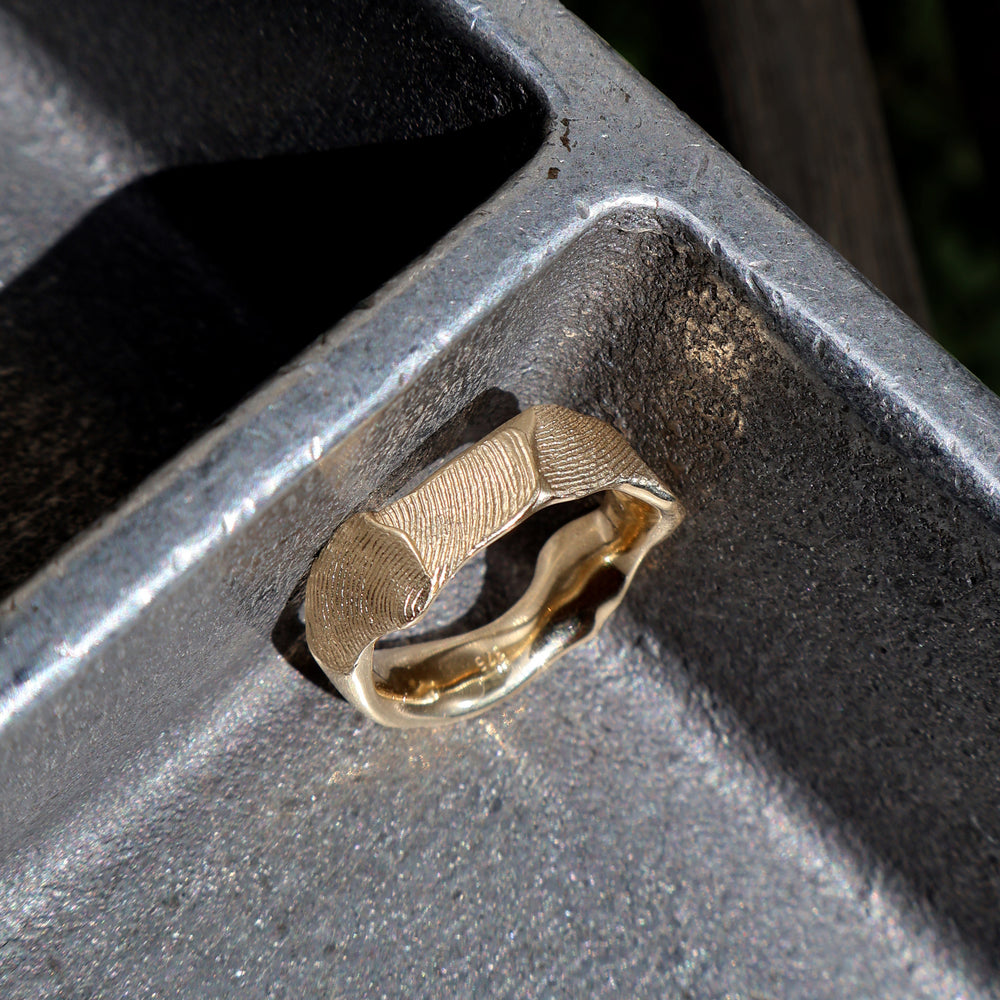 Impression™ Wave Ring | Yellow Gold