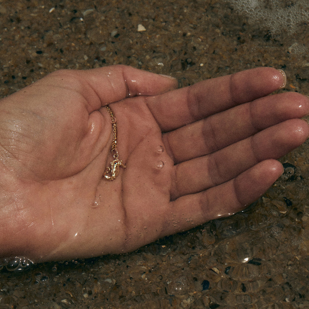 Seahorse Pendant | Gold