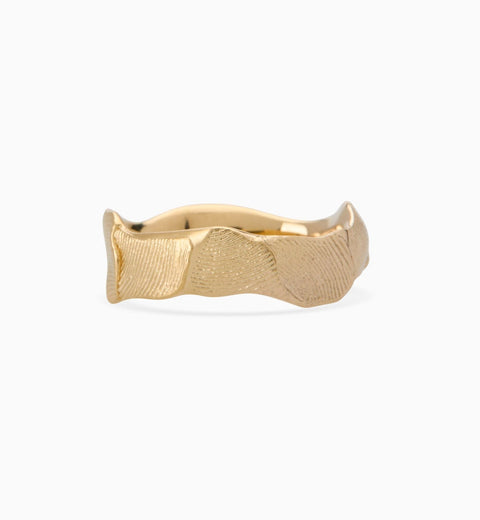 Impression™ Wave Ring | Yellow Gold