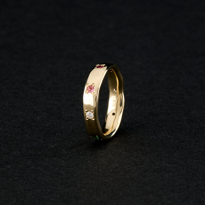Signature Stone Band Ring | Solid Yellow Gold