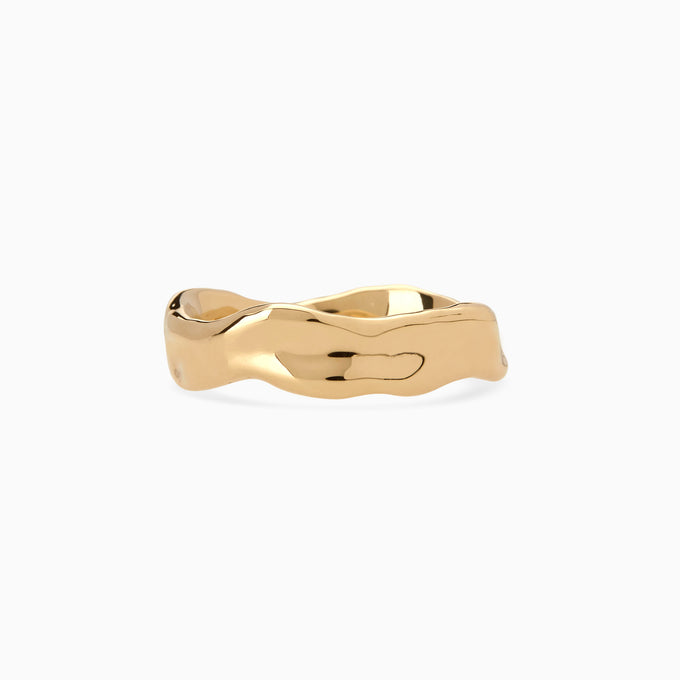 Custom Wave Ring (Stone & Engraving) | Yellow Gold
