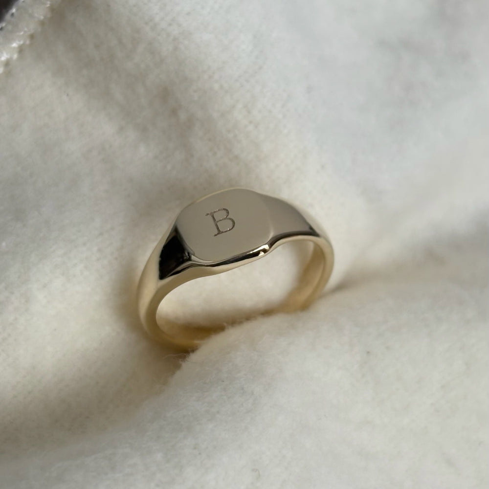 Signature Petite Square Signet Ring | Yellow Gold