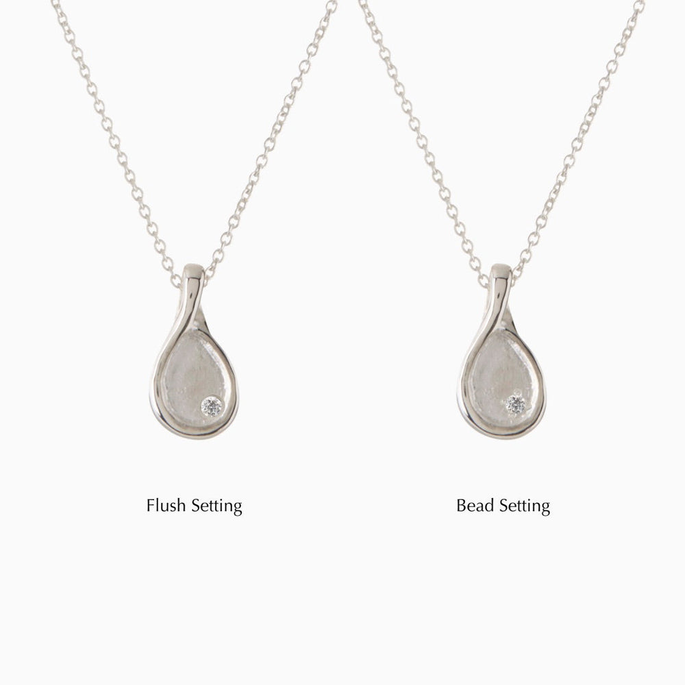 Custom Forma Pendant (Stones & Engraving) | White Gold