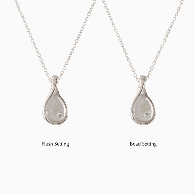 Custom Forma Pendant (Stones & Engraving) | White Gold