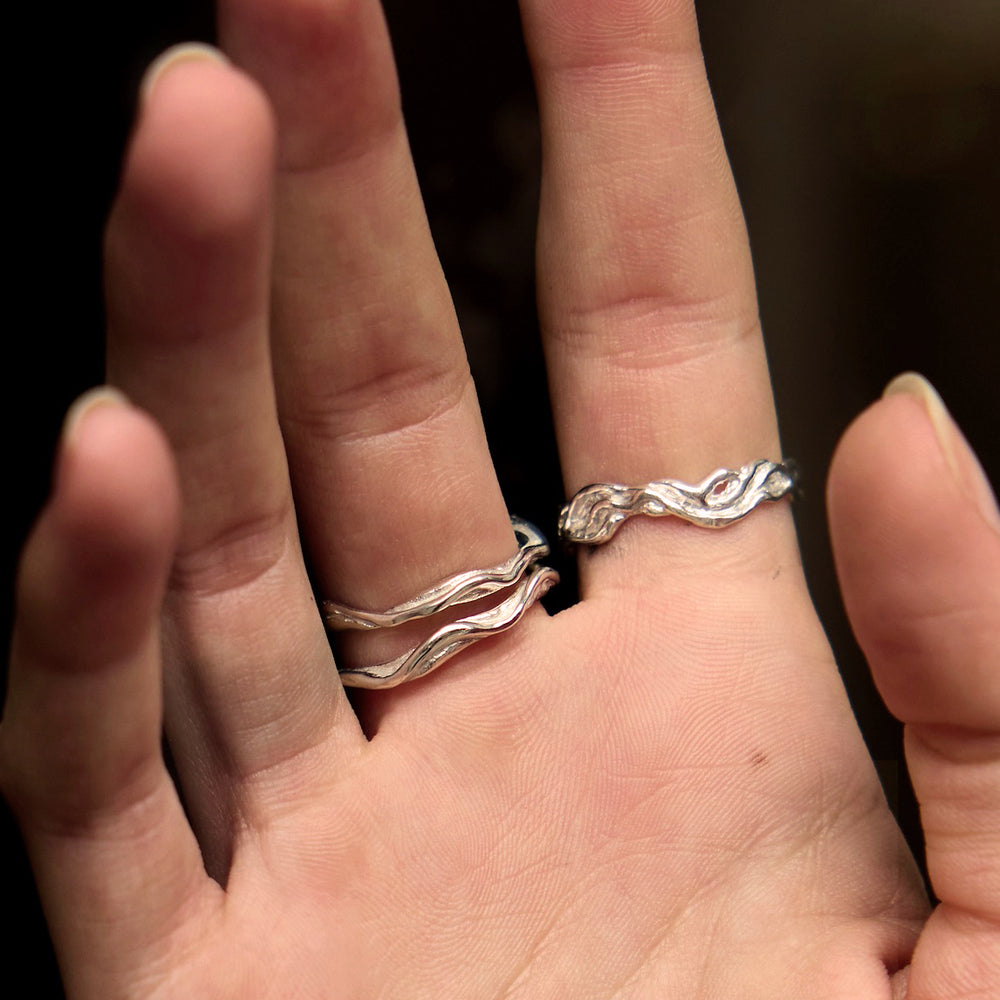 Delicate Sculpt Ring | White Gold