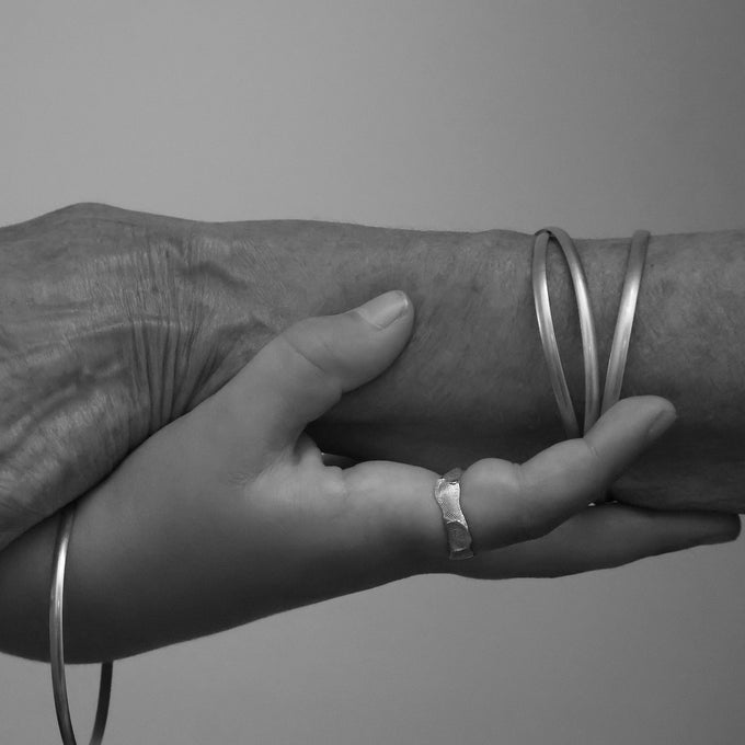 Classic Bangle | White Gold
