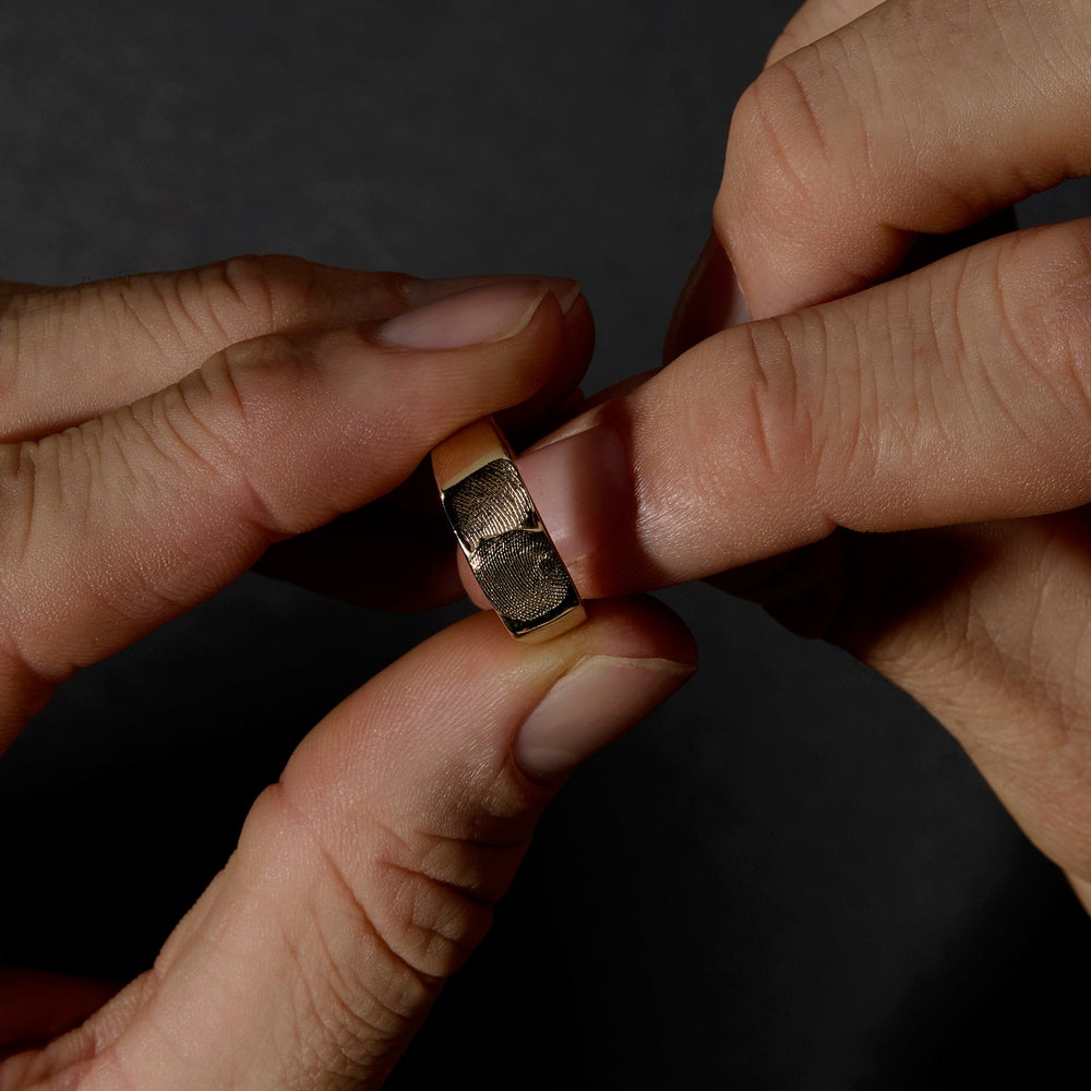Impression™ Rectangle Signet Ring | Yellow Gold