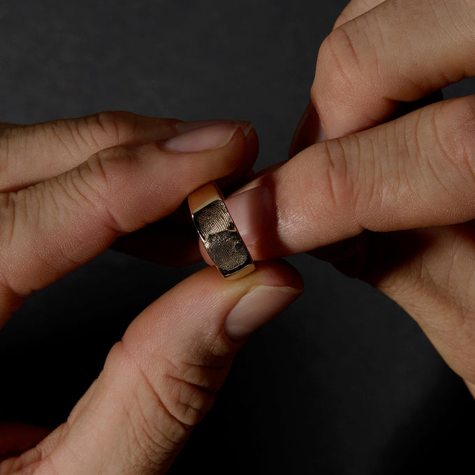 Impression™ Rectangle Signet Ring | Yellow Gold