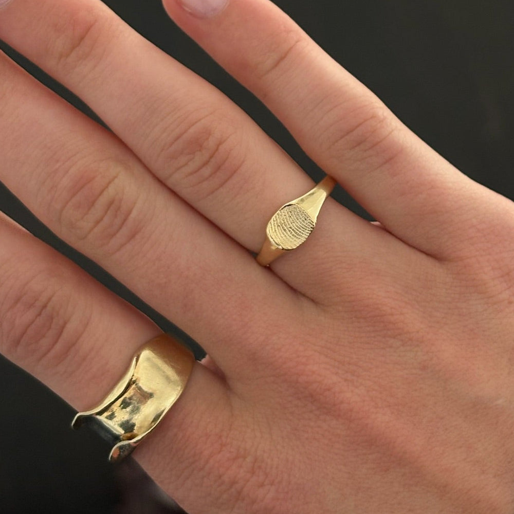 Impression™ Petite Square Signet Ring | Yellow Gold