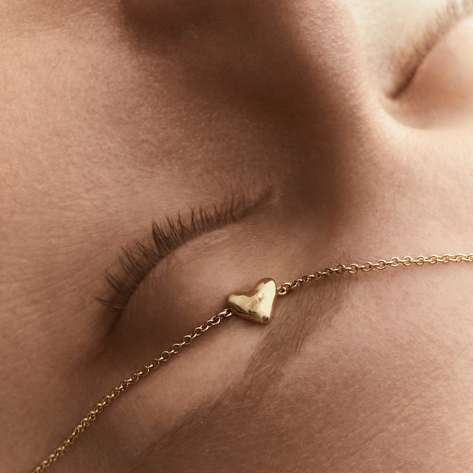 Organic Heart Stone Bracelet | Yellow Gold