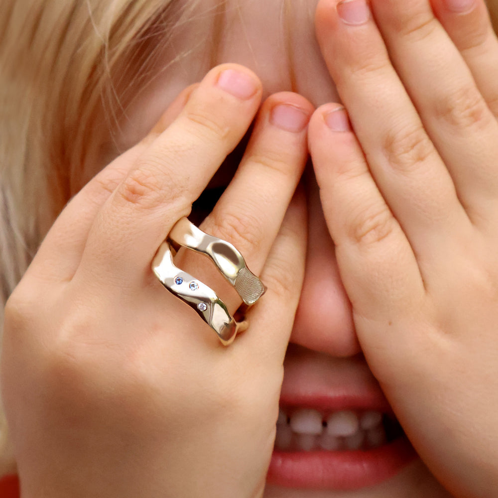 Custom Wave Ring (Stone & Engraving) | Yellow Gold