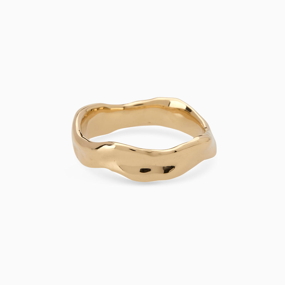 Custom Wave Ring (Stone & Engraving) | Yellow Gold