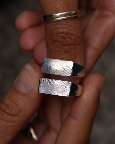 Impression™ Rectangle Signet Ring | White Gold