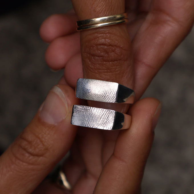 Impression™ Rectangle Signet Ring | White Gold