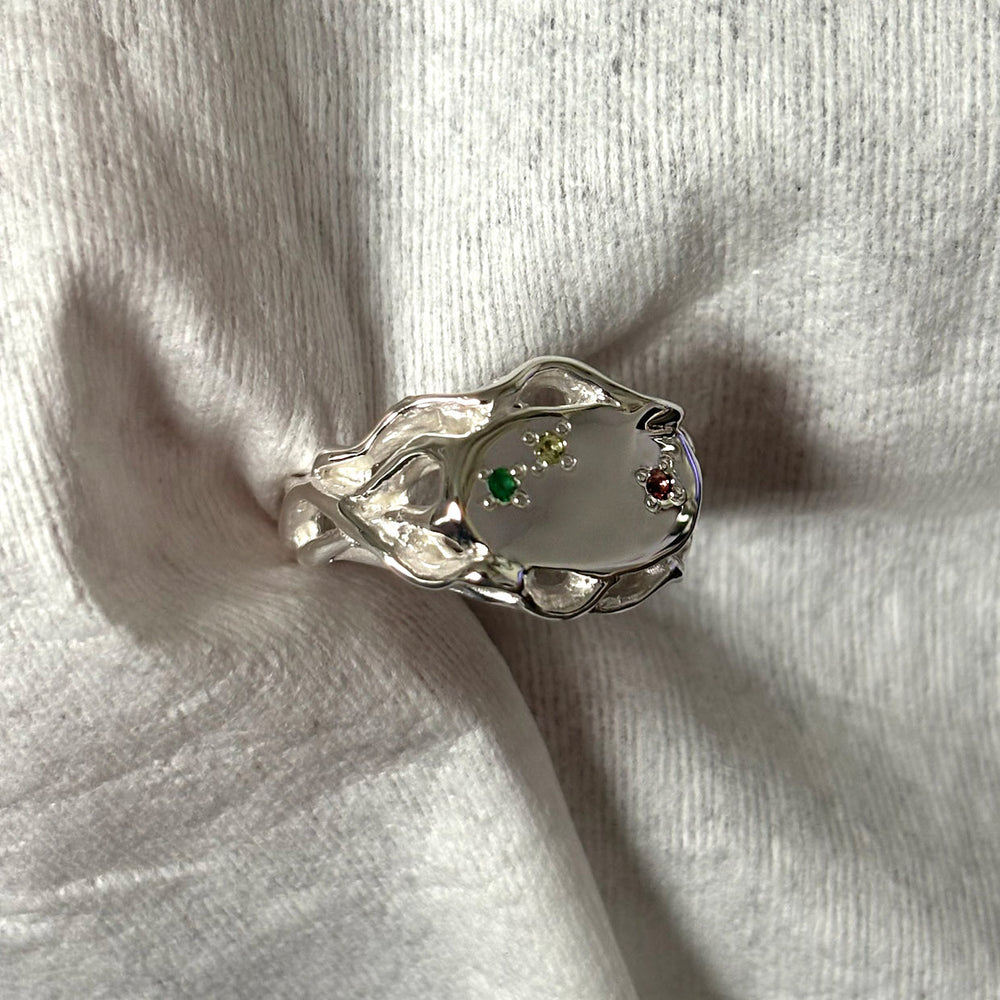 Ivy Oval Stone Signet Ring | Silver