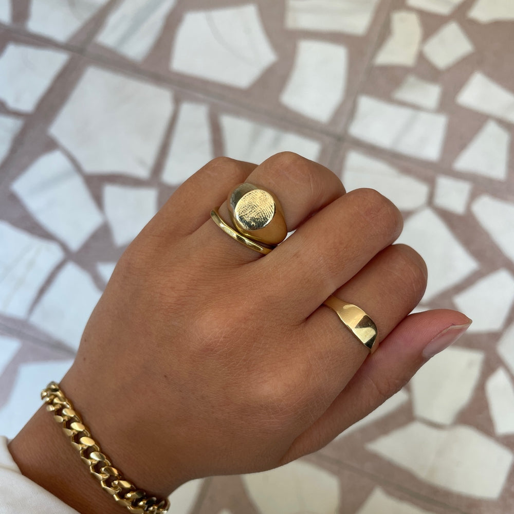 Narrow Signet Ring | Solid Gold