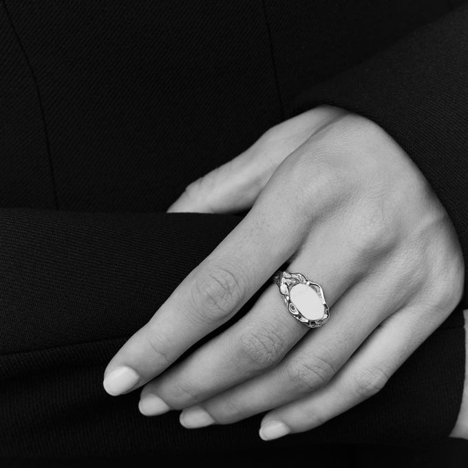 Ivy Oval Signet Ring | Silver