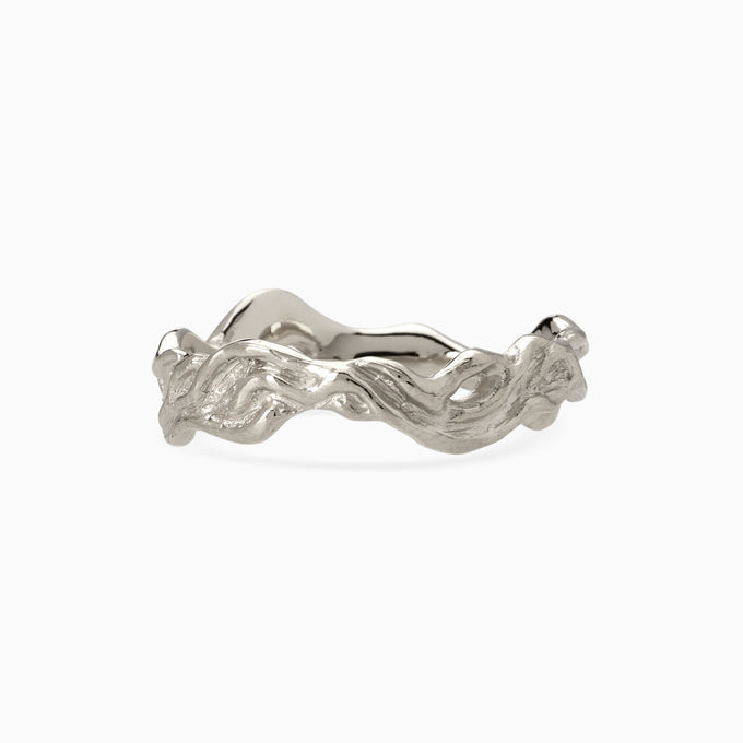 Narrow Sculpt Band Ring | White Gold
