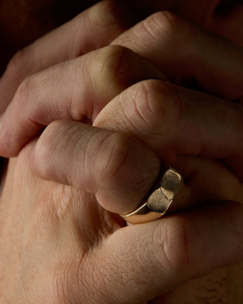 Impression™ Rectangle Signet Ring | Yellow Gold