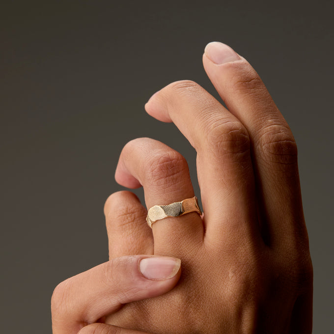 Impression™ Wave Ring | Yellow Gold