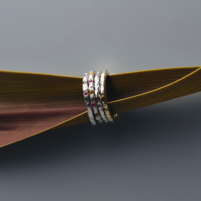 Hammered Stone Ring | Solid White Gold