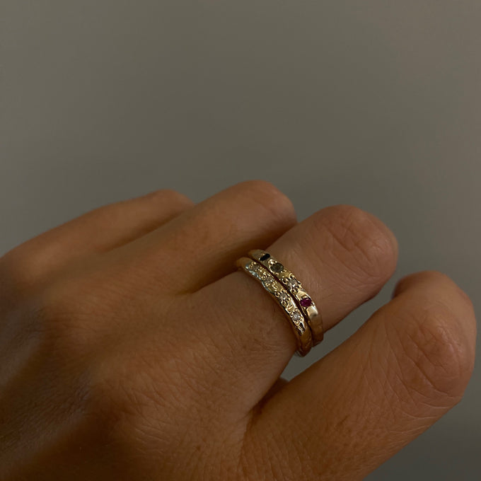 Hammered Stone Ring | Solid Yellow Gold