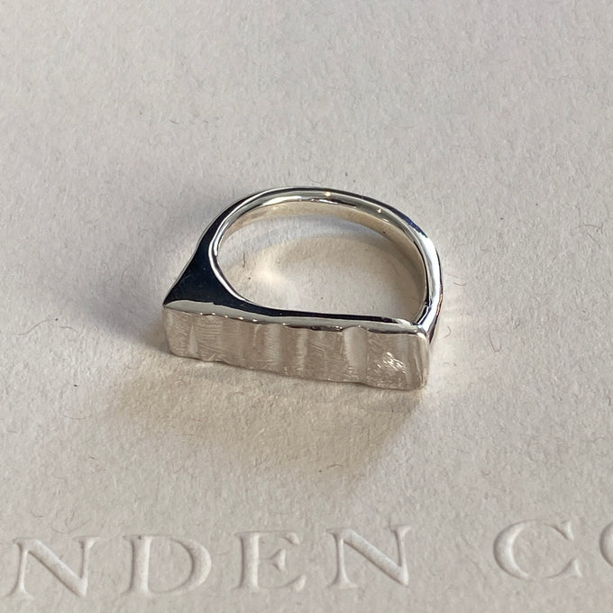 Curved Veil Ring | Silver