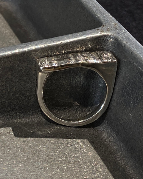 Curved Veil Ring | Solid White Gold