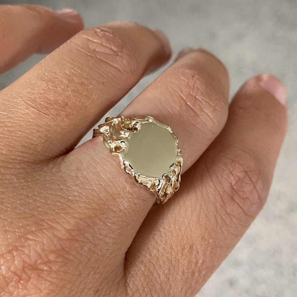 Sculpt Signet Ring | Solid Yellow Gold