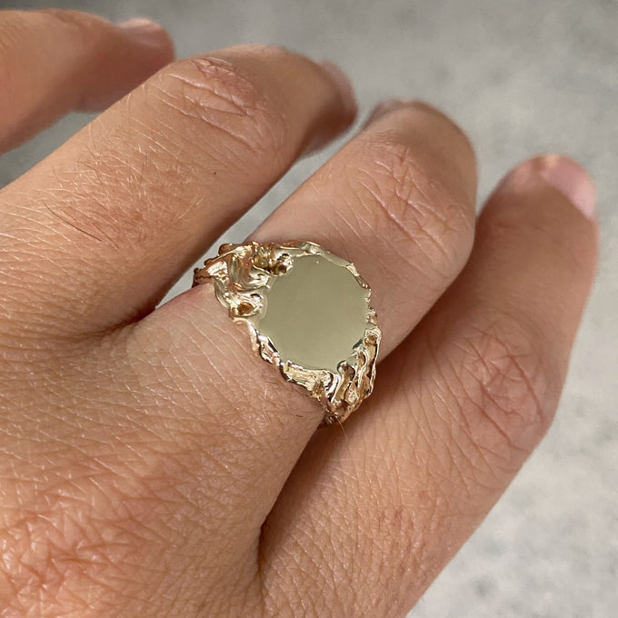 Sculpt Signet Ring | Solid Yellow Gold