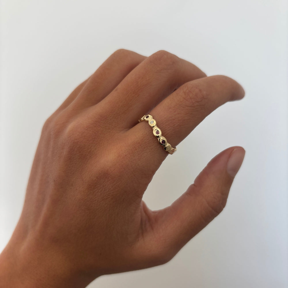 Pebble Stone Circuit Ring | Solid Yellow Gold