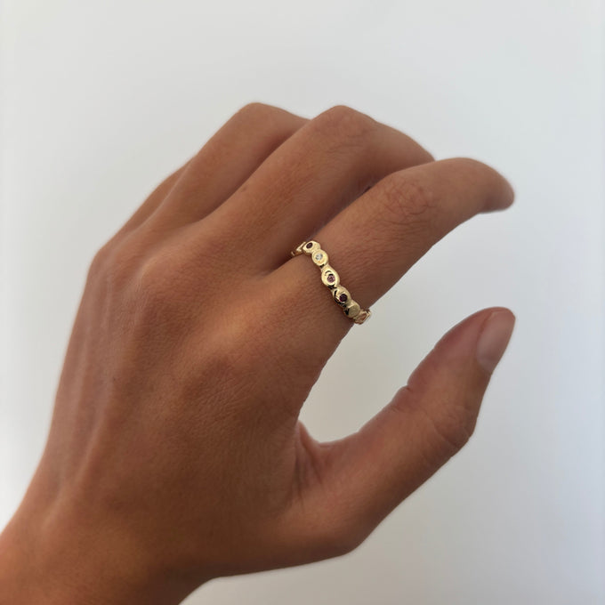 Pebble Stone Circuit Ring | Solid Yellow Gold