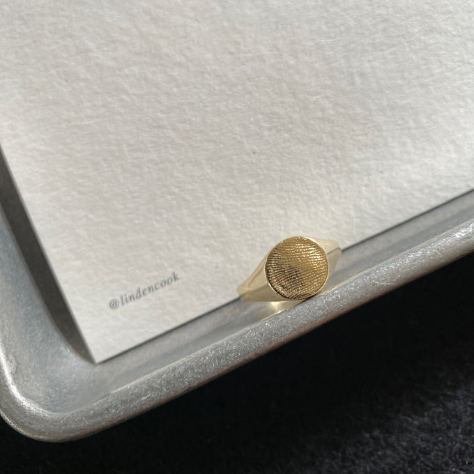 Impression Signet Ring | Yellow Gold