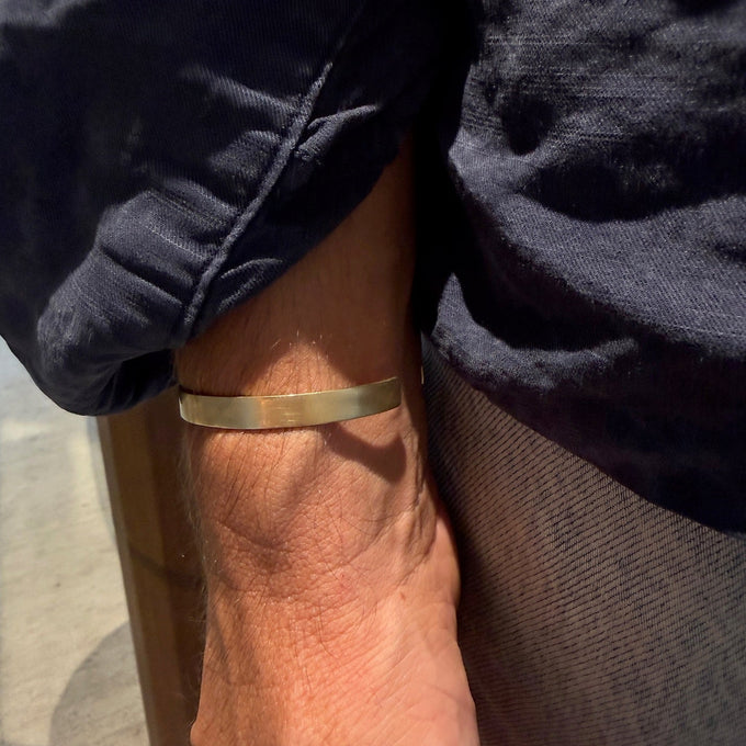Unisex Brushed Cuff Fine | Solid Yellow Gold