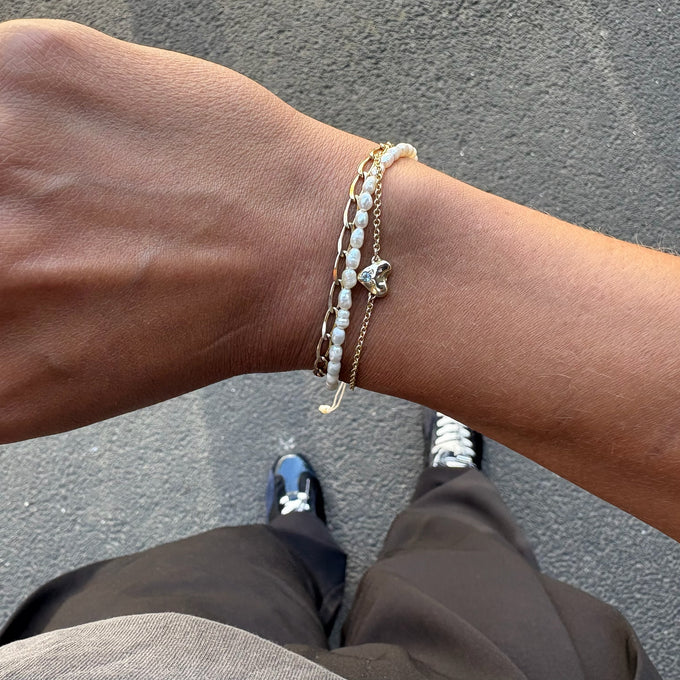 Organic Heart Stone Bracelet | Yellow Gold