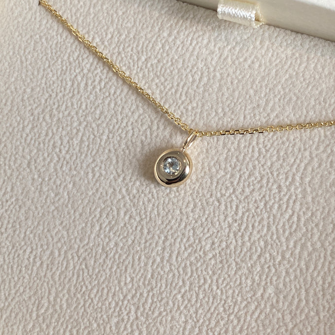 Pebble Stone Drop Pendant | Yellow Gold