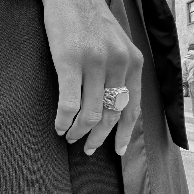 Engraved Ivy Signet Ring | Rose Gold