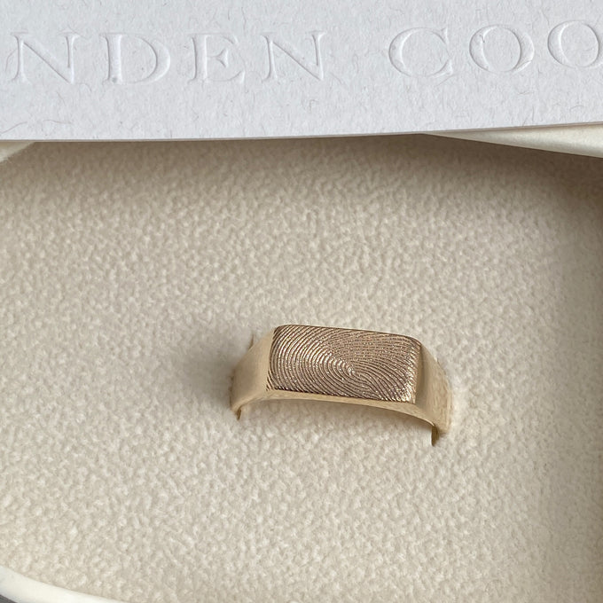 Signature Rectangle Signet Ring | Yellow Gold