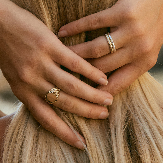 Hammered Stone Ring | Solid Yellow Gold