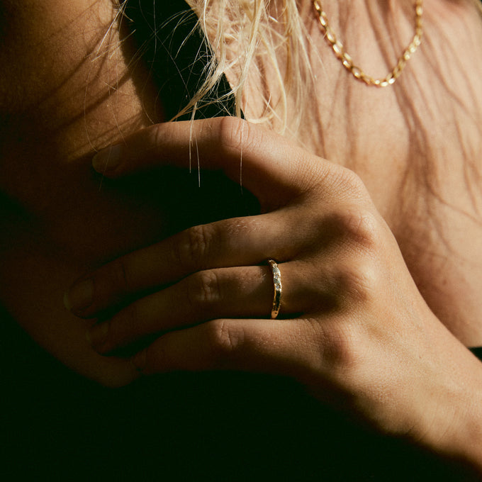 Hammered Stone Ring | Solid Yellow Gold