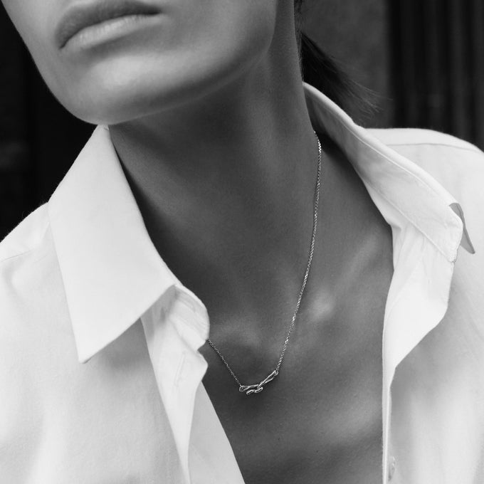 Sculpt Bar Necklace | Rose Gold