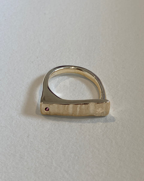 Curved Veil Stone Ring | Solid Yellow Gold