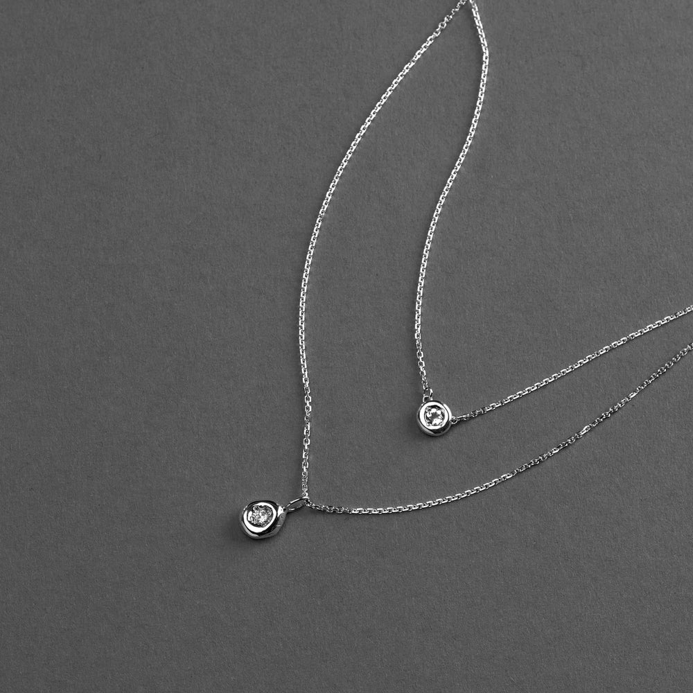 Pebble Stone Necklace | White Gold