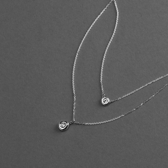 Pebble Stone Necklace | White Gold