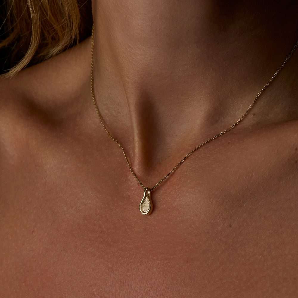 Forma Pendant | Yellow Gold
